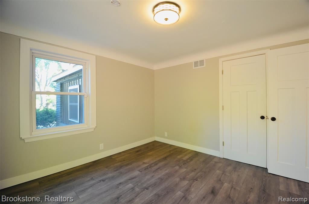 7565 Old Pond Drive, Clarkston, MI 48348 — Photo 18