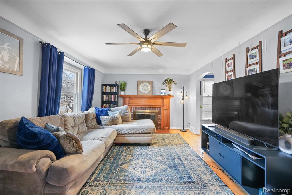 5270 LANNOO Street, Grosse Pointe, MI 48236 — Photo 5