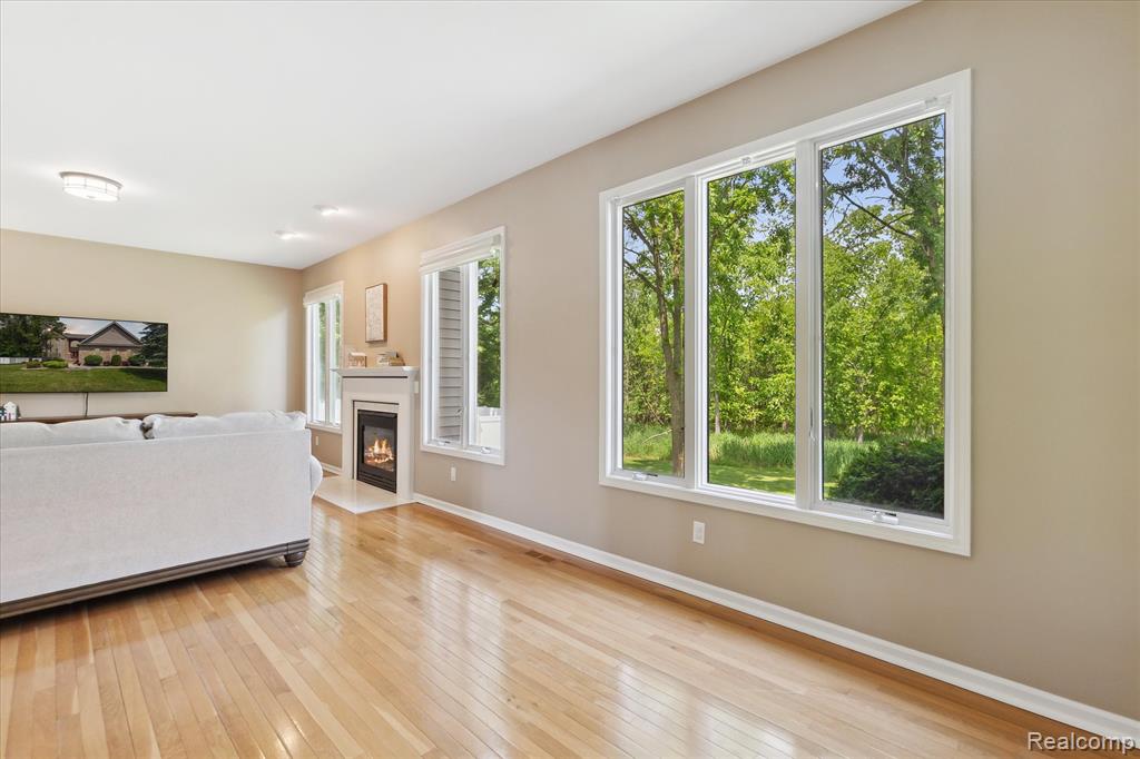 672 Morningside Drive, Grand Blanc, MI 48439 — Photo 13