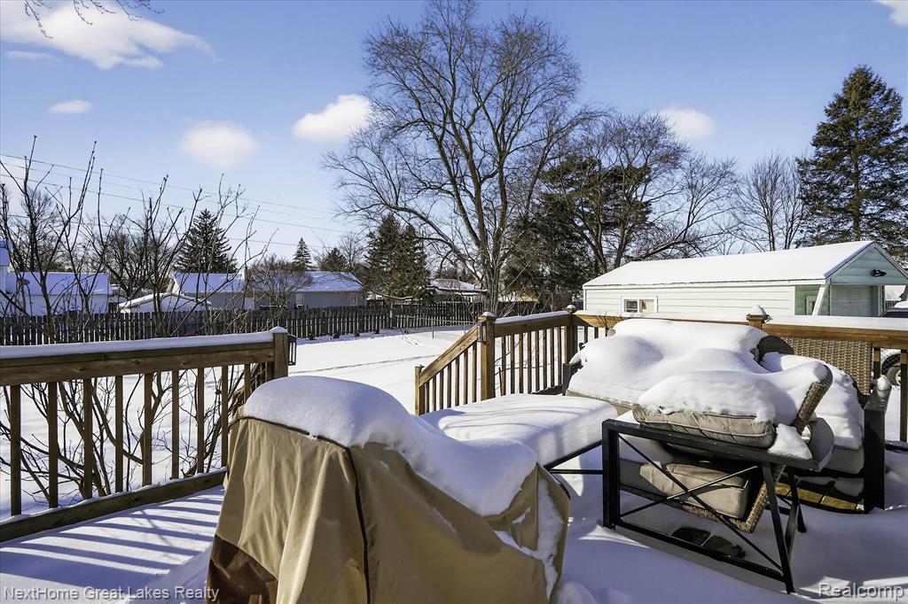 819 Southwood Drive, Fenton, MI 48430 — Photo 37