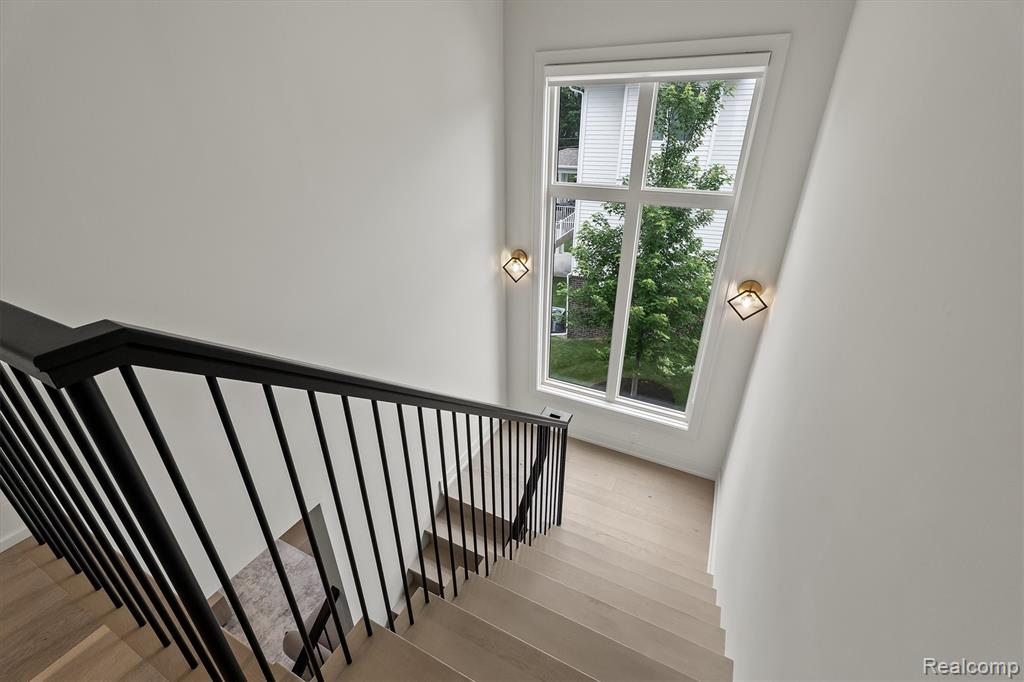 7303 Brookside Village Court, Bloomfield Hills, MI 48301 — Photo 27