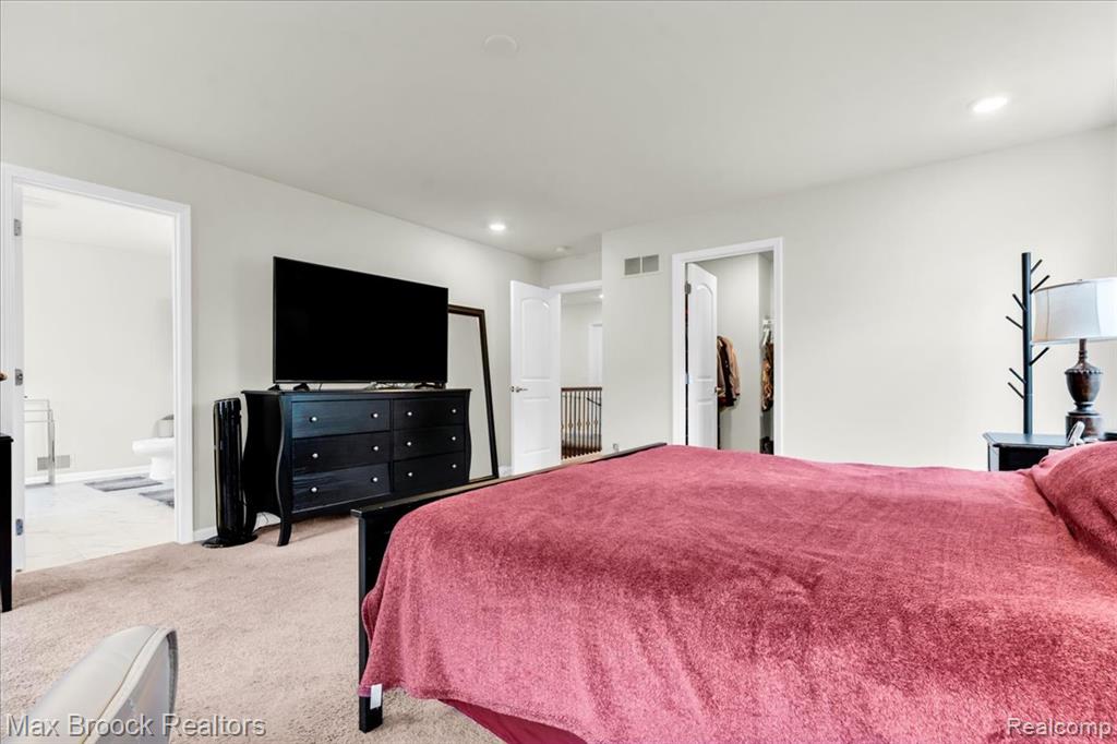 8401 Sharon Drive, White Lake, MI — Photo 23