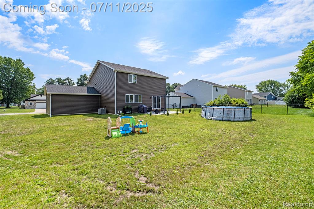 915 Village Drive, Davison, MI 48423 — Photo 22