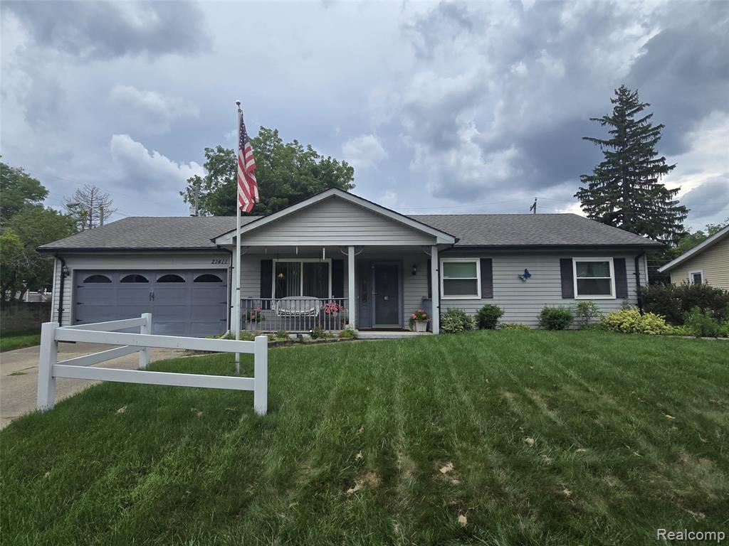 21411 Jefferson Street, Farmington, MI 48336