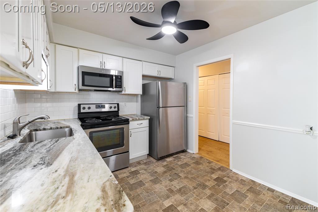 8127 Colony Drive, 23, Grosse Ile, MI 48138 — Photo 11