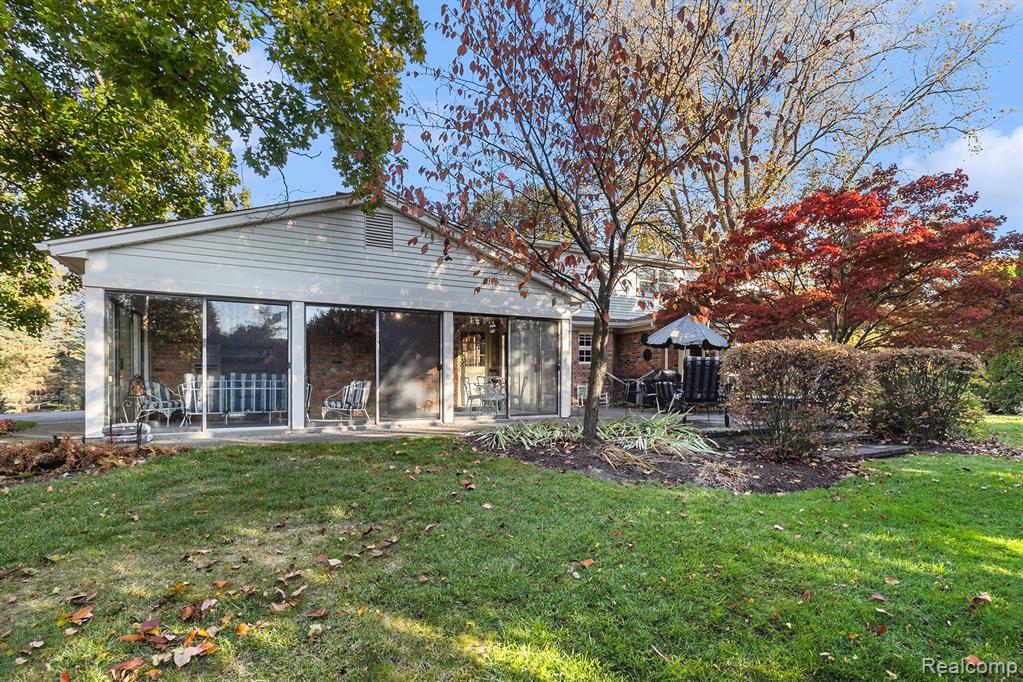 4597 Broughton Drive, Bloomfield Hills, MI 48301 — Photo 51