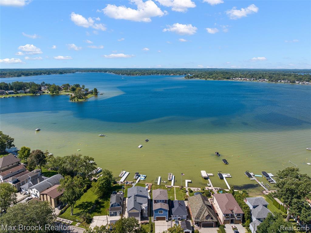 2022 Willow Beach Street, Keego Harbor, MI 48320 — Photo 23
