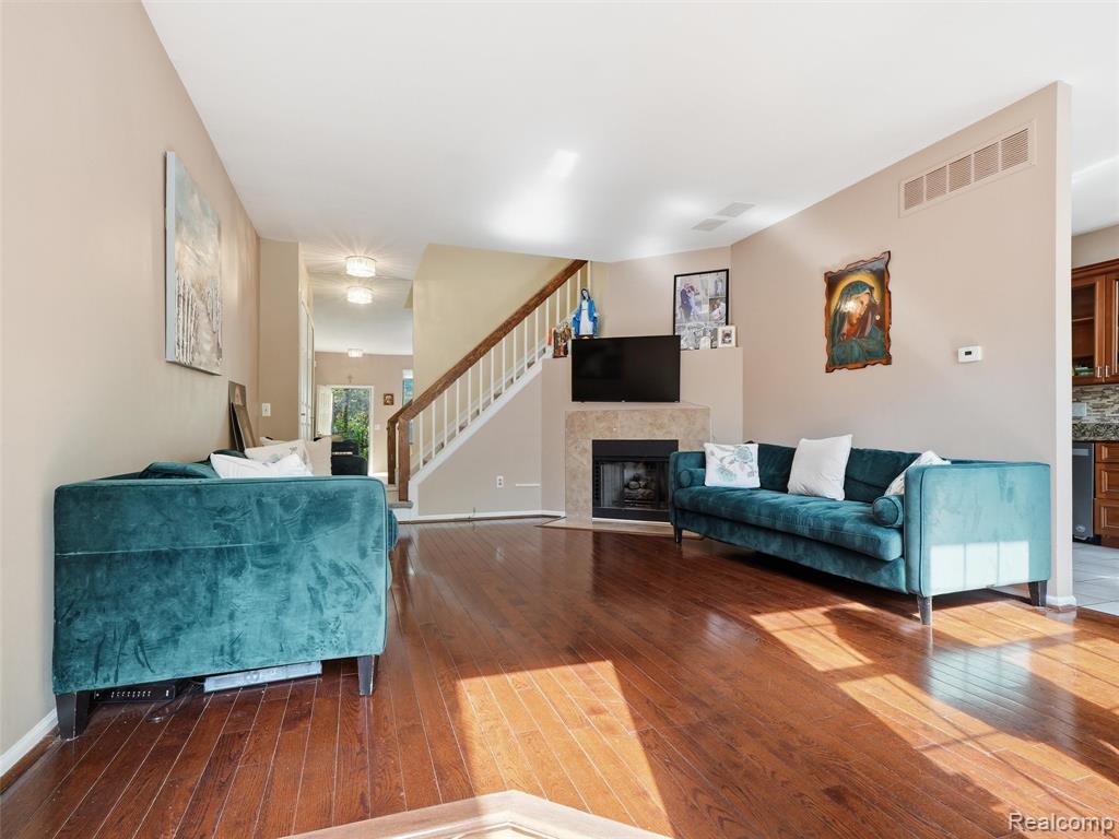 7342 Meadowridge Drive, West Bloomfield, MI — Photo 4