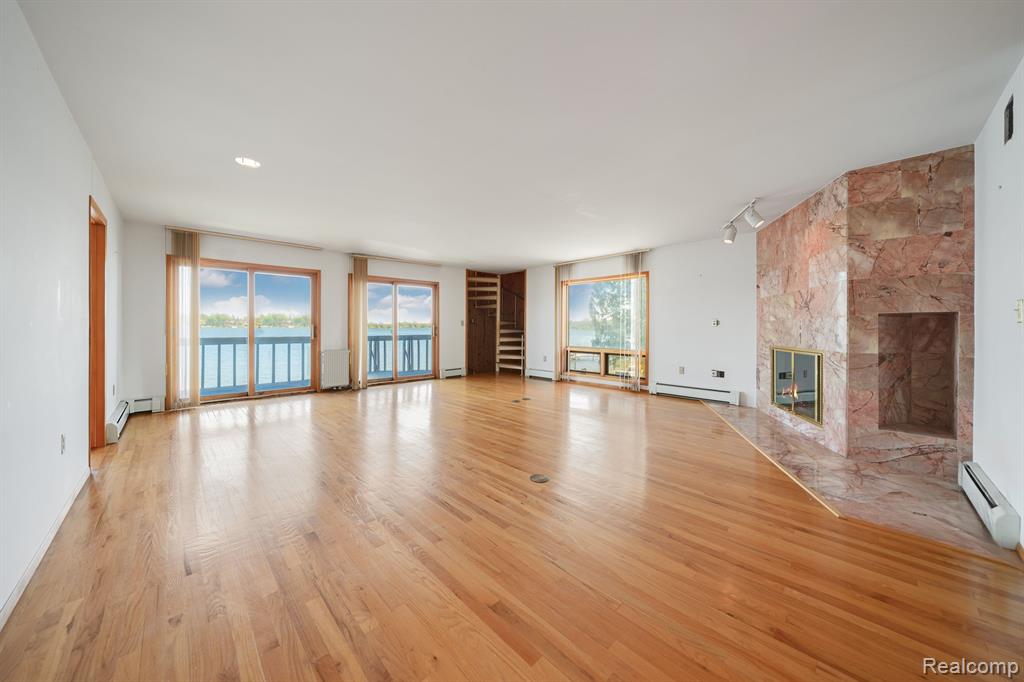 935 Stratton Drive, Waterford, MI 48328 — Photo 17