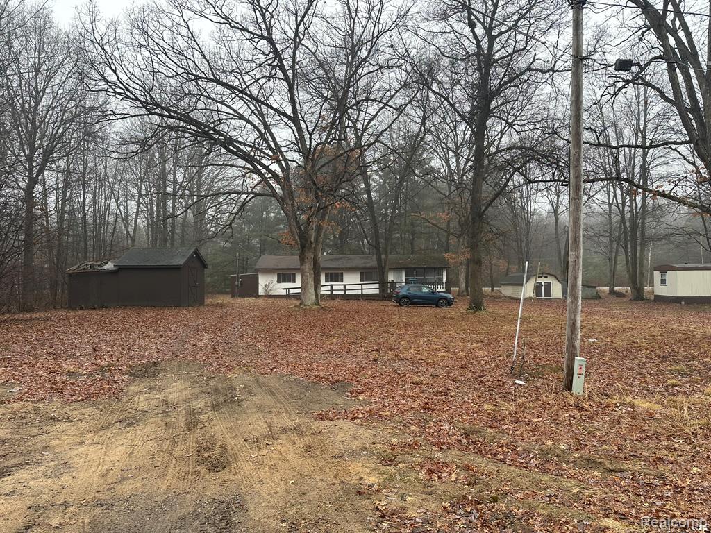 991 W Maplecrest Drive, Sanford, MI 48657 — Photo 24
