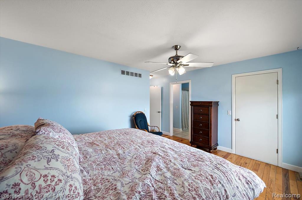 5832 Glen Echo Drive, Howell, MI 48843 — Photo 7