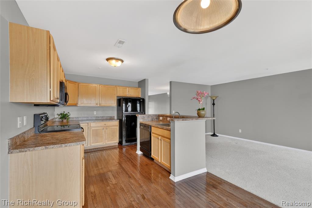 3922 Forester Boulevard, Auburn Hills, MI 48326 — Photo 9
