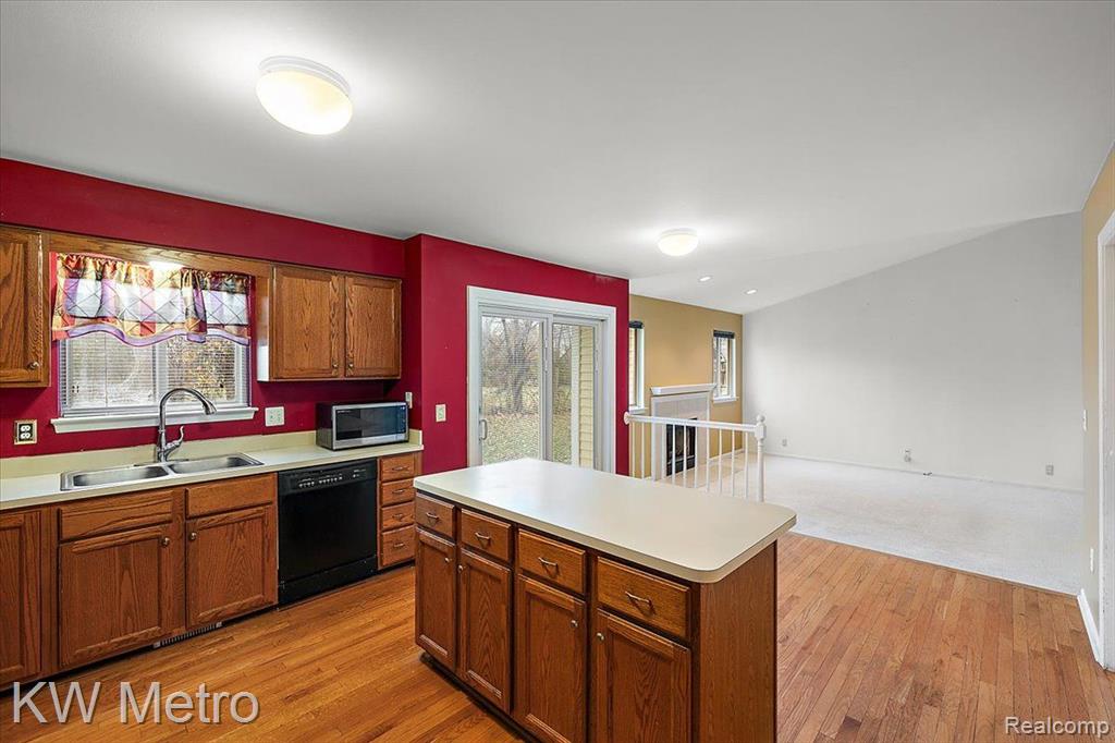 3767 PARKLAWN Drive, Canton, MI 48188 — Photo 22