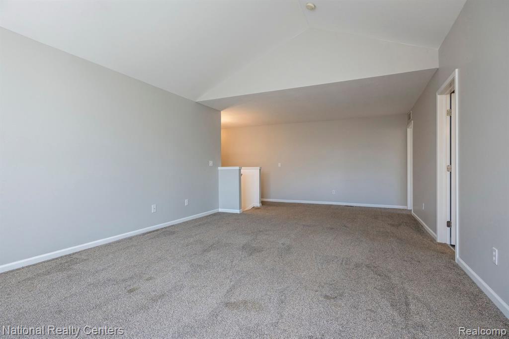 693 ABBINGTON Court, Howell, MI 48843 — Photo 27