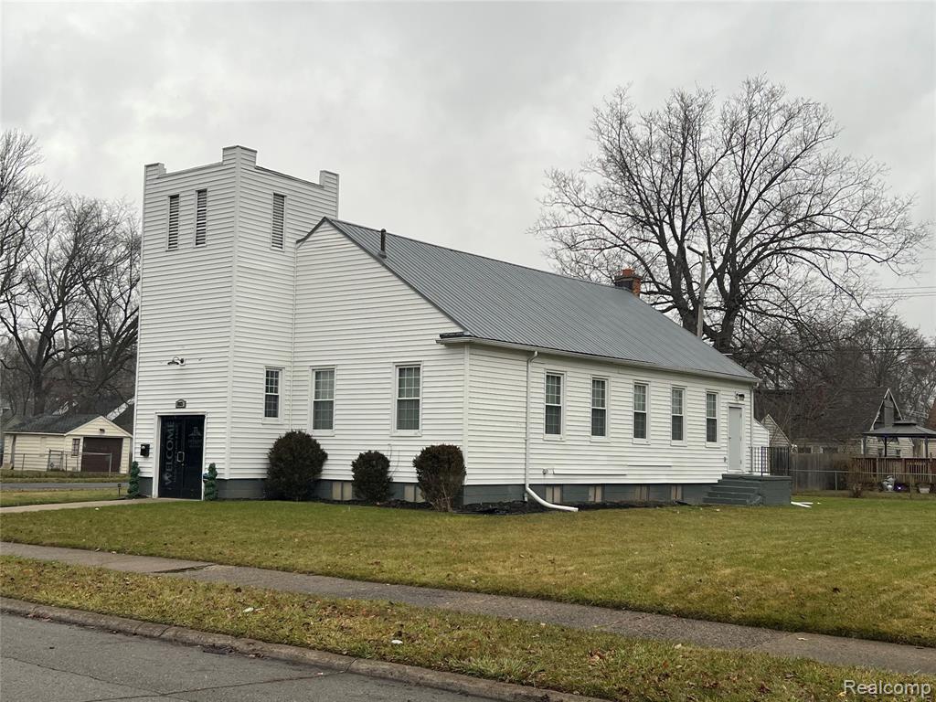 18923 McCormick Street, Detroit, MI 48224