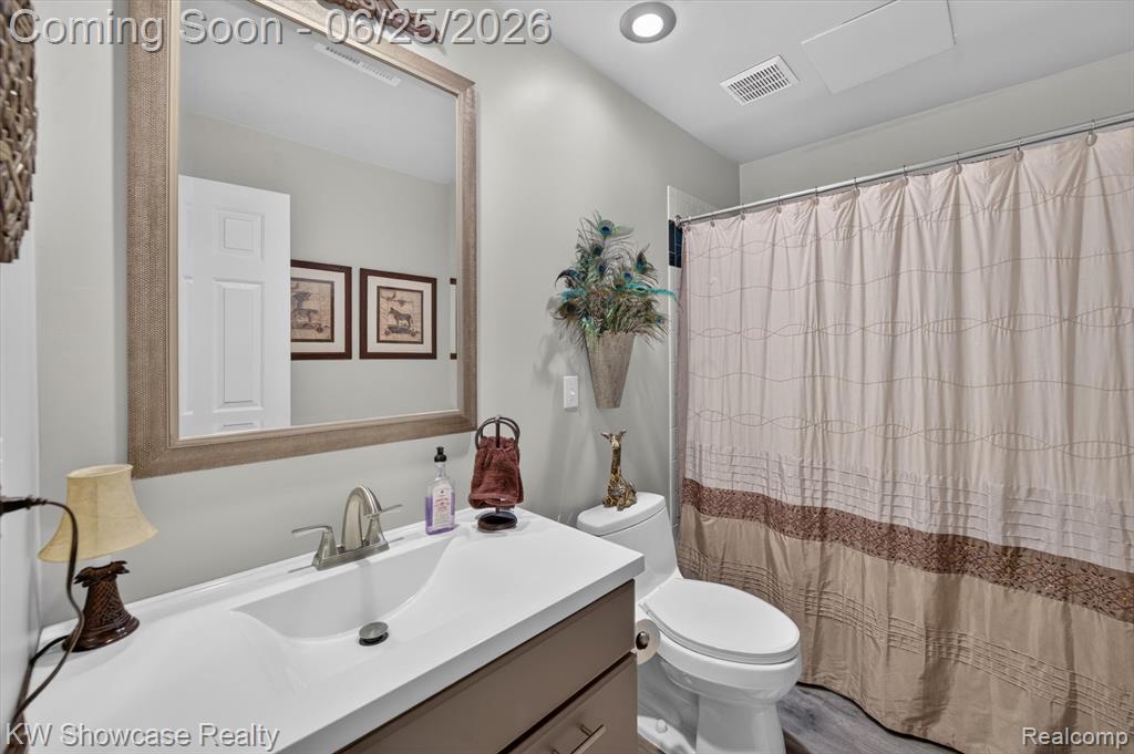 11073 Sandy Creek Drive, South Lyon, MI 48178 — Photo 42