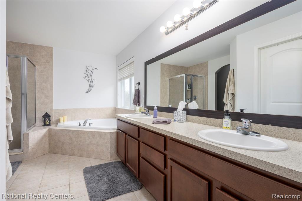 18 Wildrose Drive, White Lake, MI — Photo 17