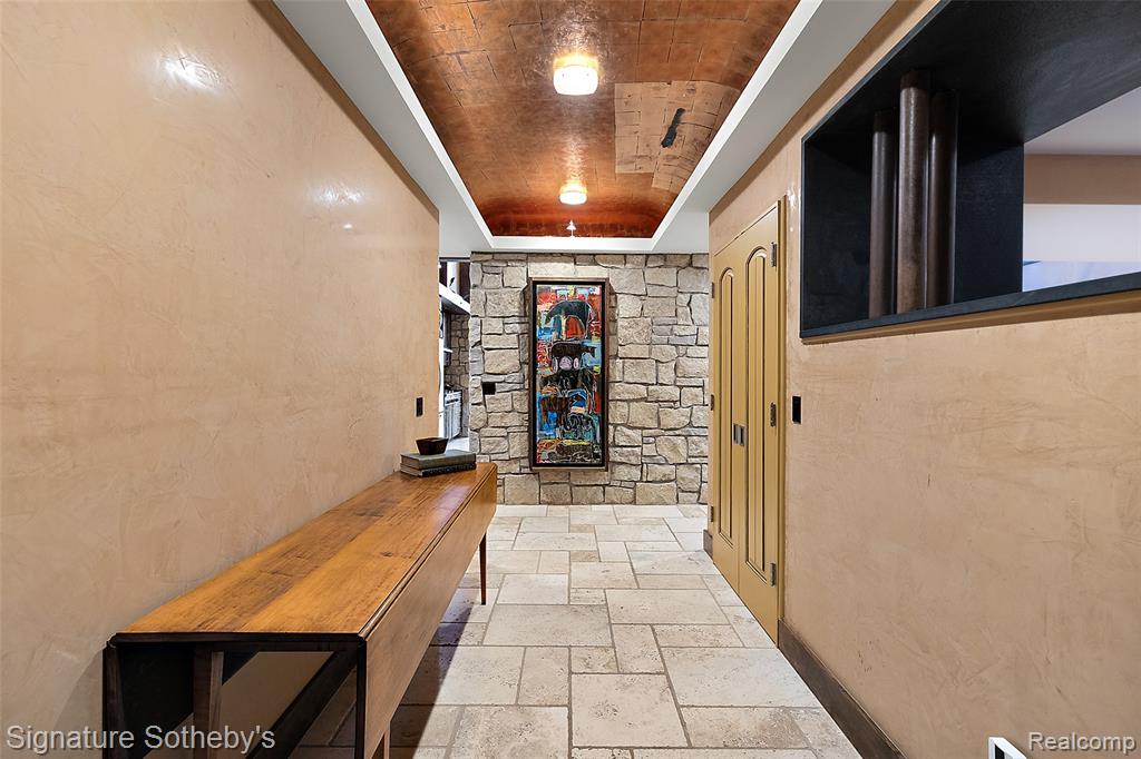 7357 LINDENMERE Drive, Bloomfield Hills, MI 48301 — Photo 7