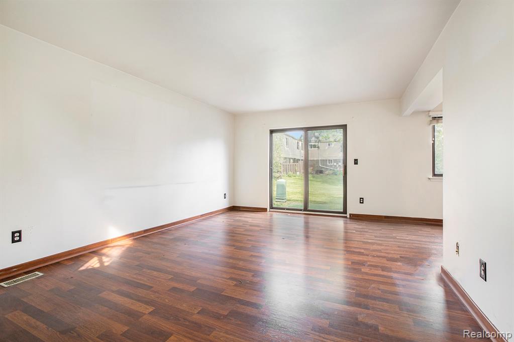 1875 Sheffield Drive, Ypsilanti, MI 48198 — Photo 3