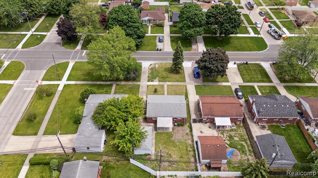 8242 MONROE Boulevard, Taylor, MI 48180 — Photo 39