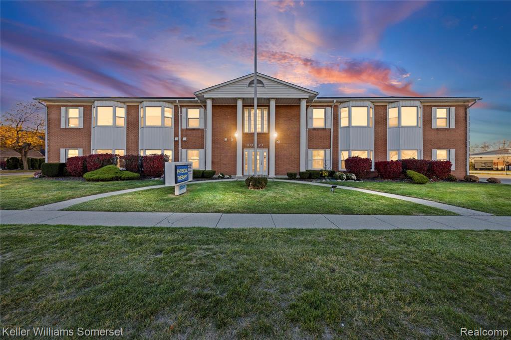 30521 SCHOENHERR, Warren, MI 48088