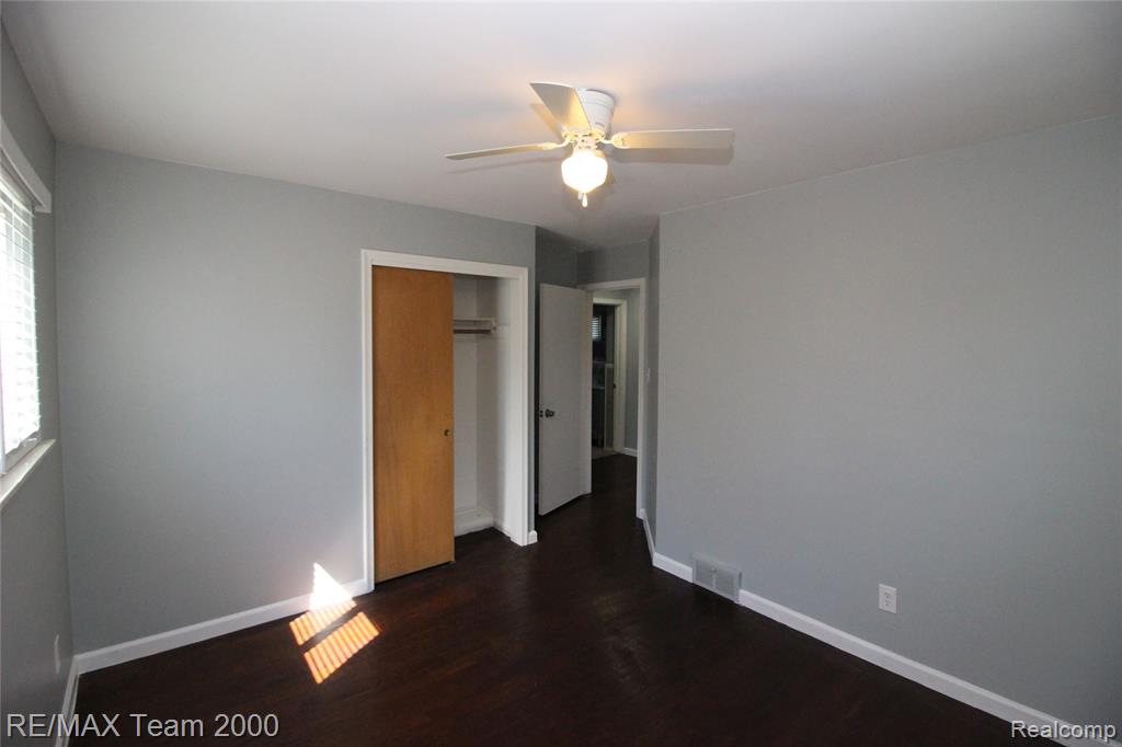 8631 Whitefield Street, Dearborn Heights, MI 48127 — Photo 13