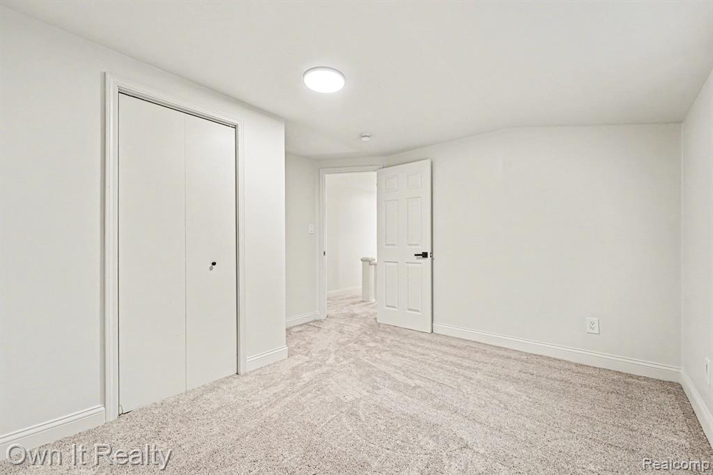 25605 Yale Street, Dearborn Heights, MI 48125 — Photo 19