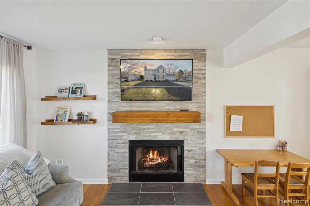 826 CRICKET Crossing, Pinckney, MI 48169 — Photo 4