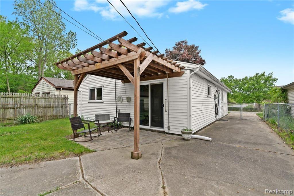 6073 TROY Street, Taylor, MI 48180 — Photo 23