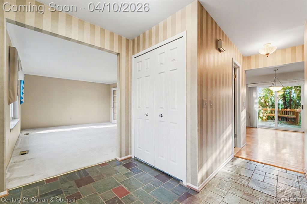 3836 Meadowbrook Drive, Troy, MI 48084 — Photo 5