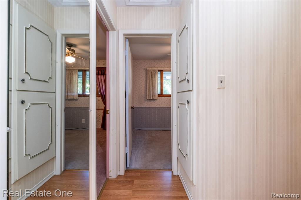 4217 Carmanwood Drive, Flint, MI 48507 — Photo 15
