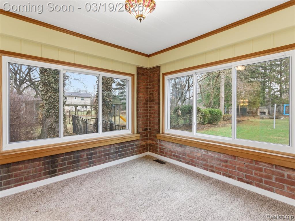 27320 Sunset Boulevard E, Lathrup Village, MI 48076 — Photo 21