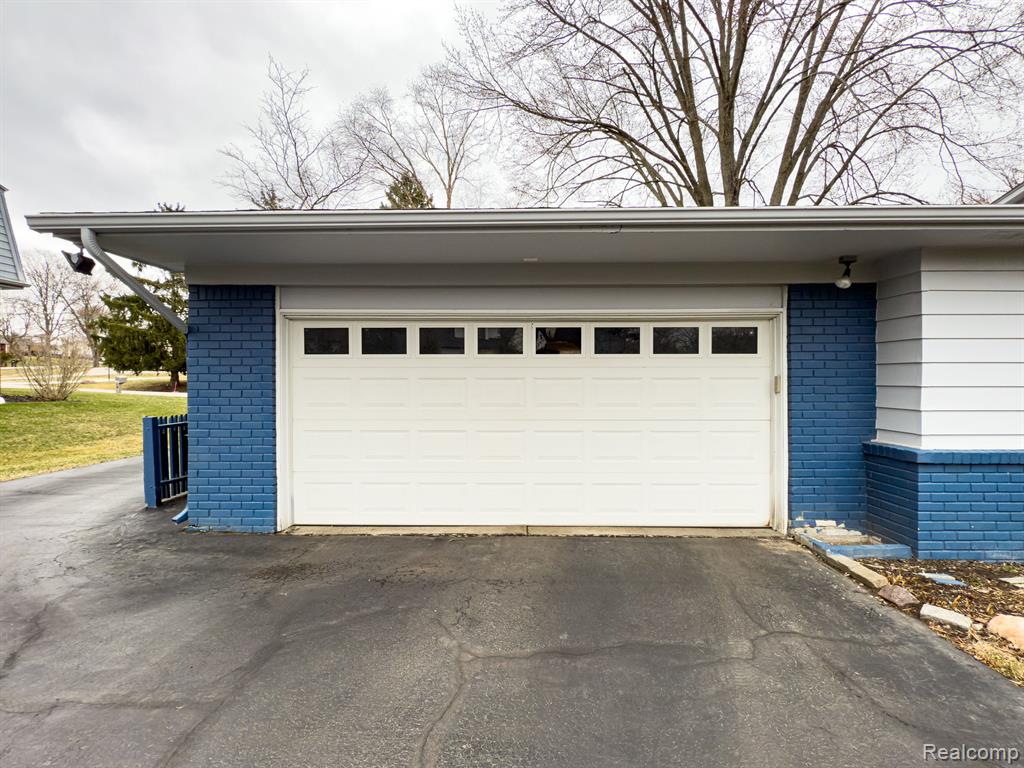 5698 RAVEN Road, Bloomfield Hills, MI 48301 — Photo 37