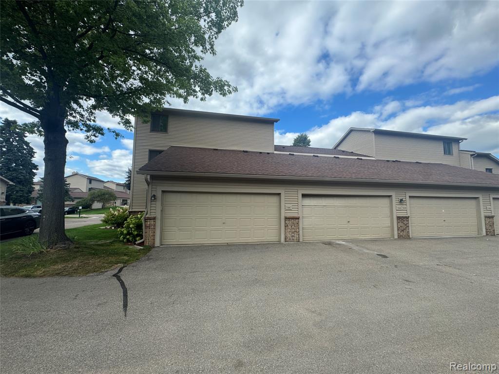 7863 Woodingham, West Bloomfield, MI — Photo 36