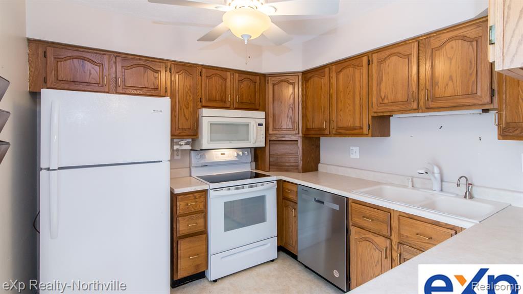 22845 RENFORD Street, Novi, MI — Photo 8