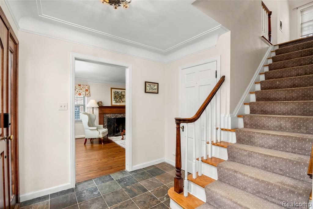 244 Kerby Road, Grosse Pointe Farms, MI 48236 — Photo 8