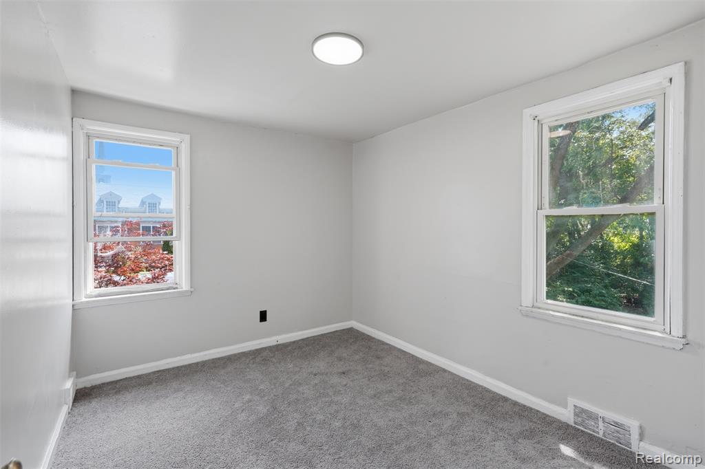 7335 Curtis Street, Detroit, MI 48221 — Photo 16