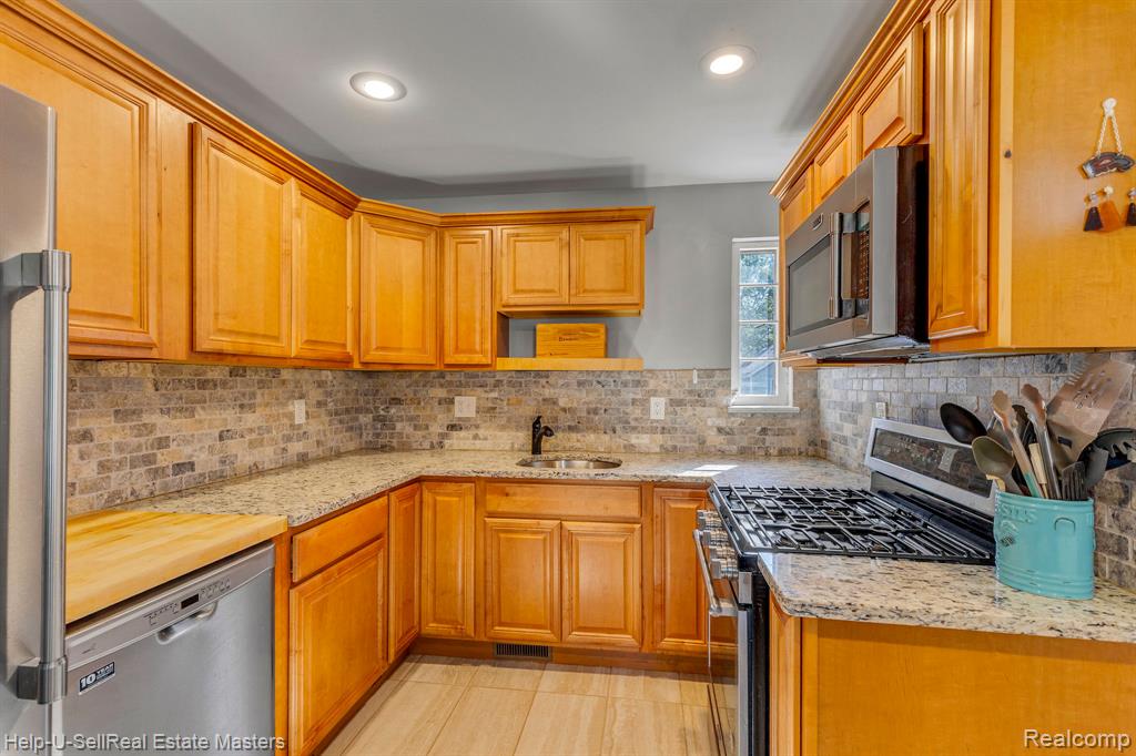 504 Garfield Street, Port Huron, MI 48060 — Photo 15