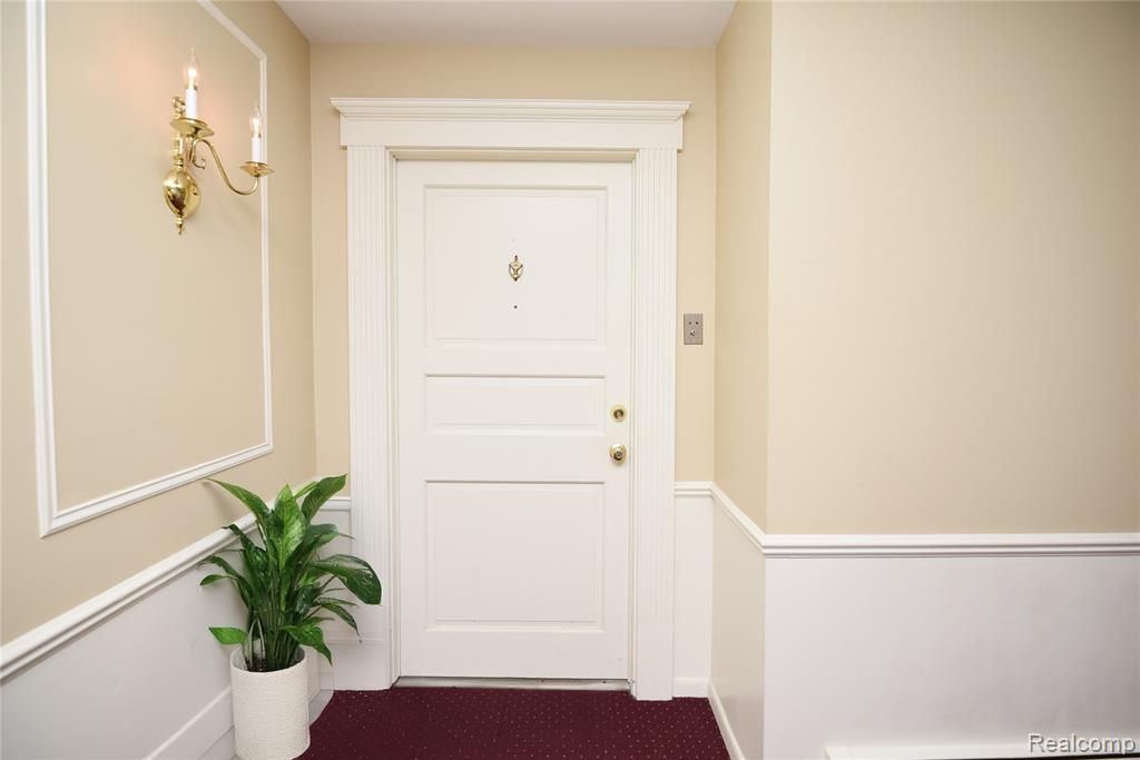 40740 Woodward Avenue, 38, Bloomfield Hills, MI 48304 — Photo 2