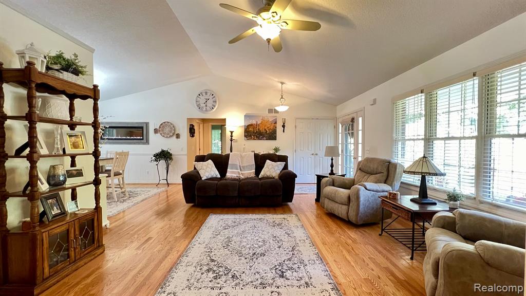 8324 WOODLAND Circle, Goodrich Vlg, MI — Photo 8