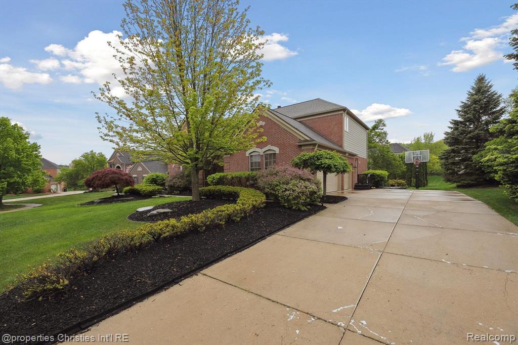 45055 WALNUT RIDGE, Northville, MI 48168 — Photo 2