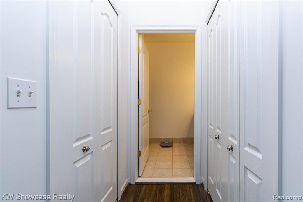 5726 Pinecroft Court, 44, Clawson, MI — Photo 18