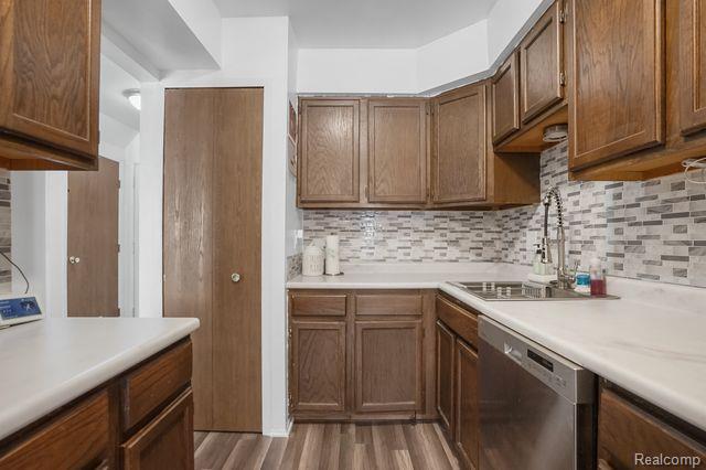 8354 Lakeview Court, Ypsilanti, MI 48198 — Photo 16