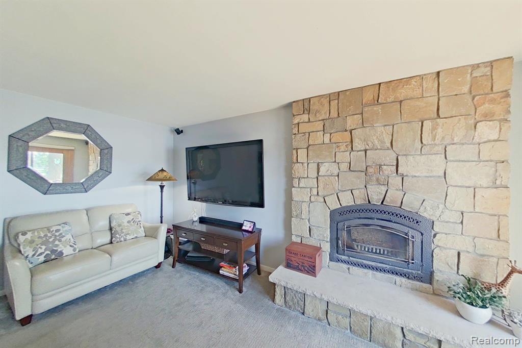 857 HURLEY Drive, Howell, MI 48843 — Photo 12