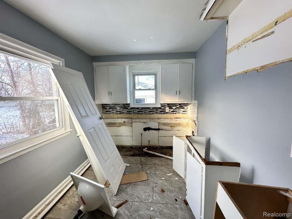 8685 Vaughan Street, Detroit, MI 48228 — Photo 9