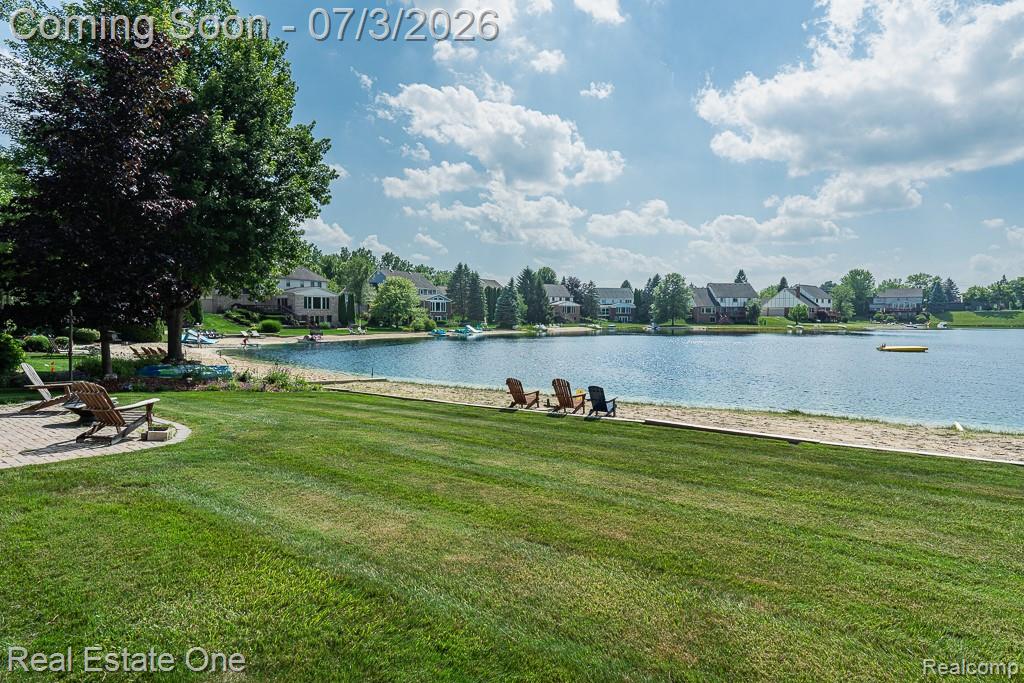 6489 Shoreline Drive, Troy, MI 48085 — Photo 45