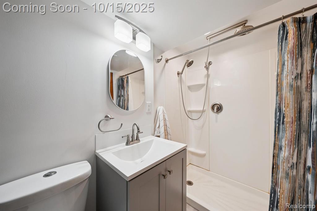 9931 E Clements Circle, Livonia, MI 48150 — Photo 35
