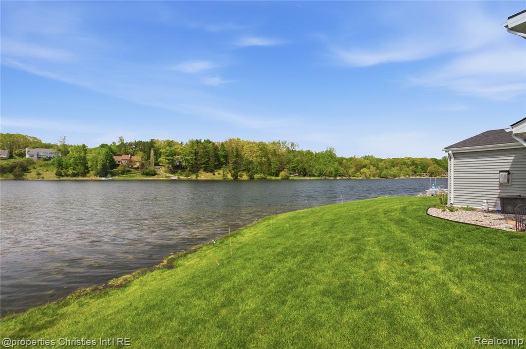 6672 Seth Court, Clarkston, MI 48348 — Photo 11