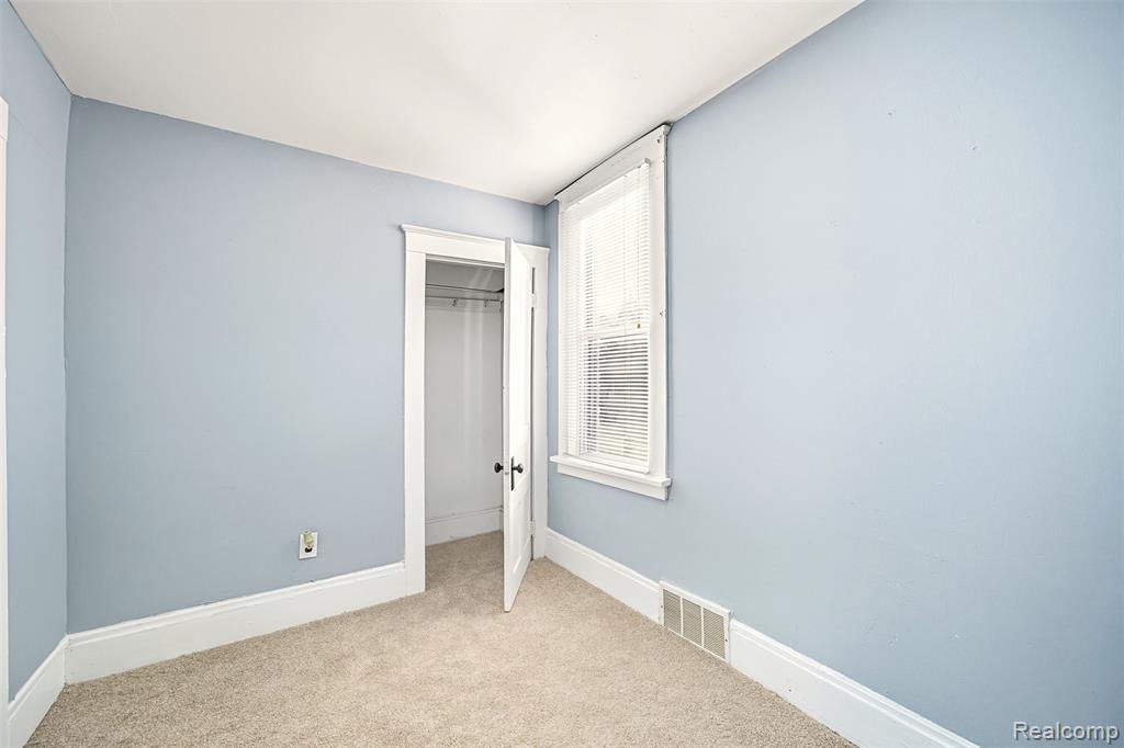 7335 Gronow, Center Line, MI 48015 — Photo 21