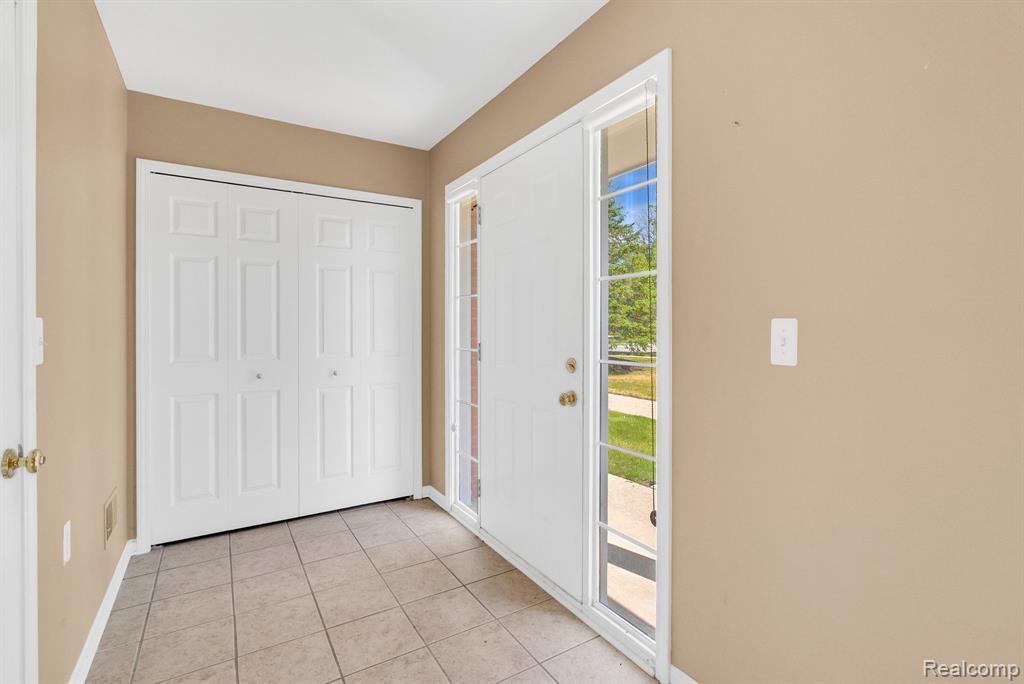 16901 Carriage Way, Northville, MI — Photo 6